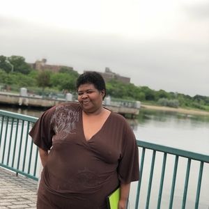 Meet your Posher, Yvette